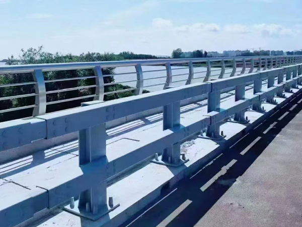 桥梁护栏